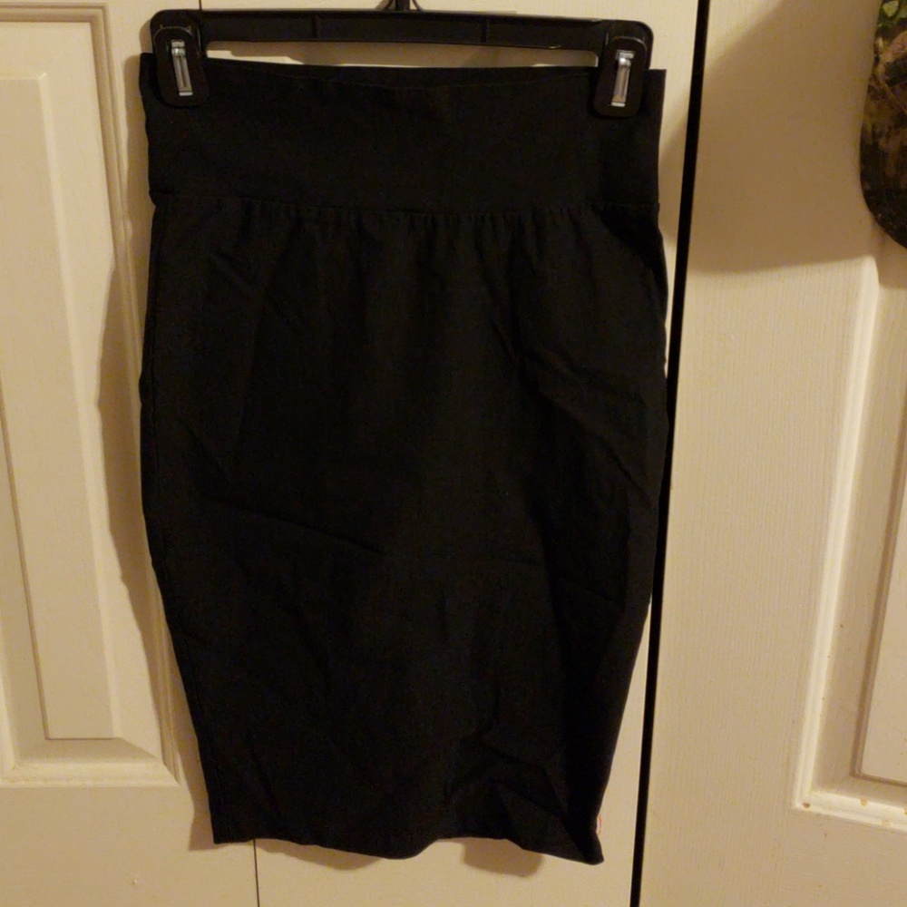 Black pencil skirt